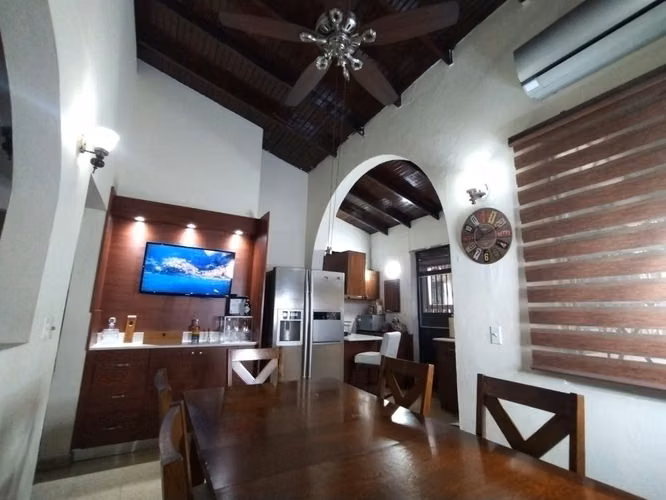 S E  V E N D E - Casa en Miraflores de 2 Niveles PRG-02