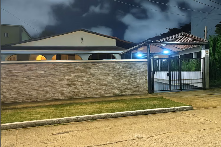 S E  V E N D E - Casa en Miraflores de 2 Niveles PRG-02