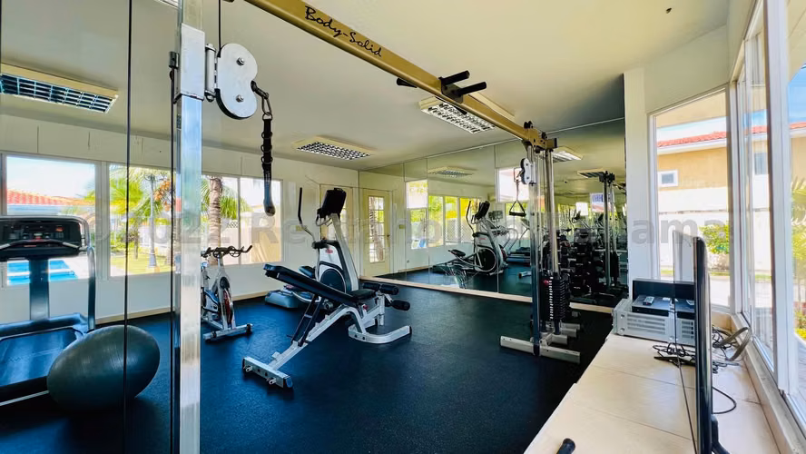 Venta de Casa Privilegiada en PH Villa Alta, Brisas del Golf 26-2047GG