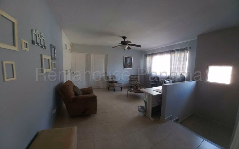 Venta de Casa Privilegiada en PH Villa Alta, Brisas del Golf 26-2047GG