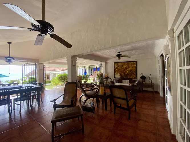Villa frente al mar, Playa Corona