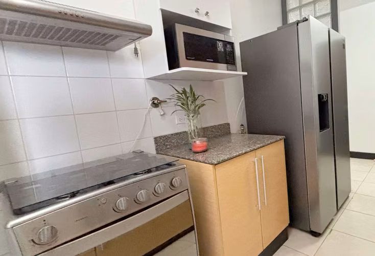Oportunidad Parque Lefevre 76m2 Precio $128,000 Amoblado - PH Sorrento