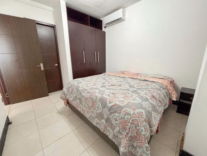 Oportunidad Parque Lefevre 76m2 Precio $128,000 Amoblado - PH Sorrento