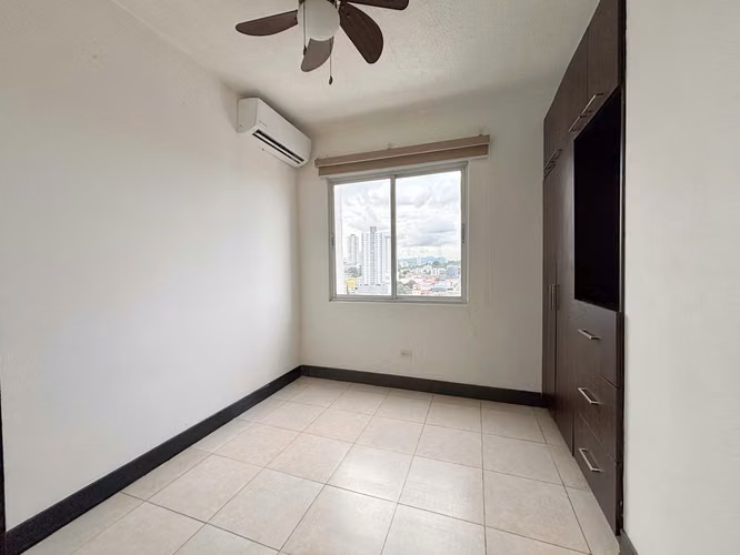 Oportunidad Parque Lefevre 76m2 Precio $128,000 Amoblado - PH Sorrento