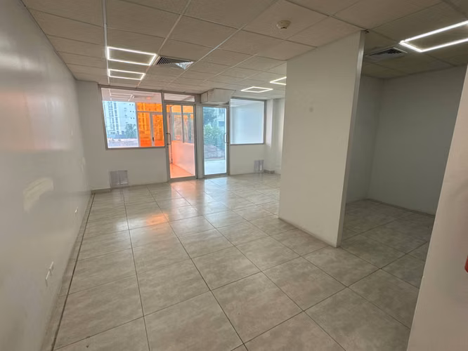 Se Alquilan Oficinas desde 55 mts en Ricardo J. Alfaro - Imagen 5