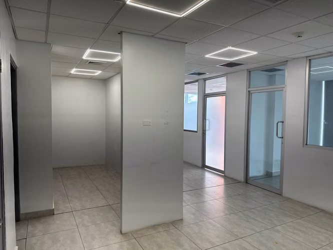Se Alquilan Oficinas desde 55 mts en Ricardo J. Alfaro - Imagen 15