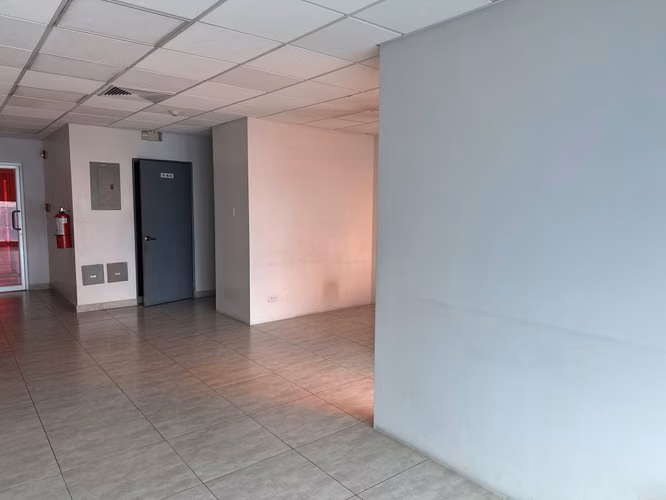 Se Alquilan Oficinas desde 55 mts en Ricardo J. Alfaro - Imagen 16