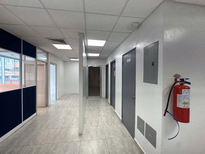 Se Alquilan Oficinas desde 55 mts en Ricardo J. Alfaro - Imagen 12