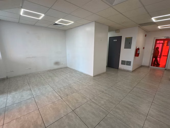 Se Alquilan Oficinas desde 55 mts en Ricardo J. Alfaro - Imagen 18