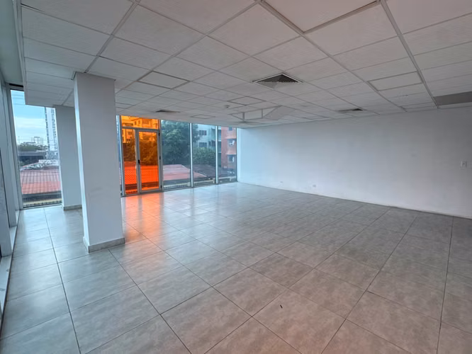 Se Alquilan Oficinas desde 55 mts en Ricardo J. Alfaro - Imagen 2