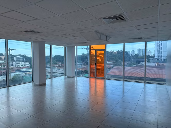 Se Alquilan Oficinas desde 55 mts en Ricardo J. Alfaro - Imagen 3