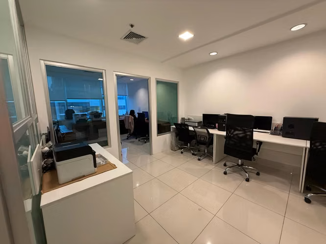 Se Vende Oficina en PH Torres de las Américas