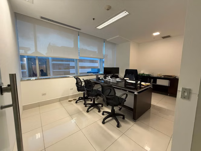 Se Vende Oficina en PH Torres de las Américas