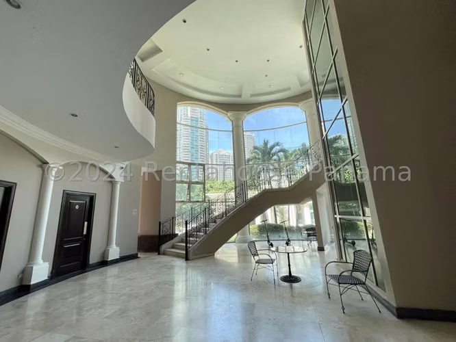 Venta de Apartamento de 306 m2 en PH Pacific Point, Punta Pacífica 26-2449GG