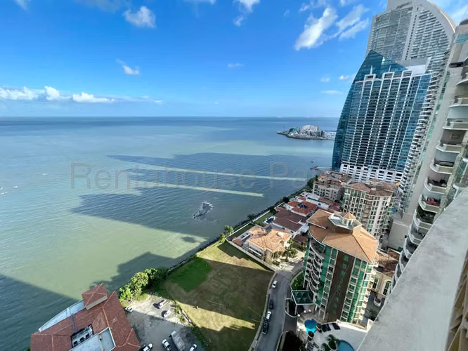 Venta de Apartamento de 306 m2 en PH Pacific Point, Punta Pacífica 26-2449GG