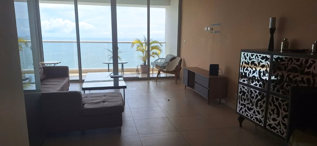 for rent  alquila apartamento Ave Balboa F MAR