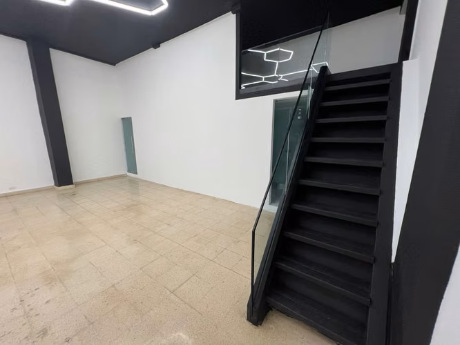 Alquiler de Local Comercial en Bella Vista, 200m2