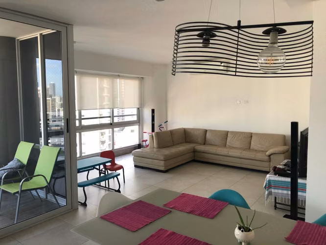 VENDO APARTAMENTO EN EL CANGREJO PH LUXOR 300