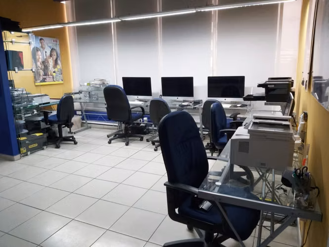 AMOBLADA HITECH OBARRIO 130M2 CON AC INVERTER CENTRAL COMO NUEVO