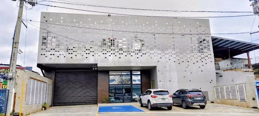 Venta Bodega 1400m2 Juan Diaz