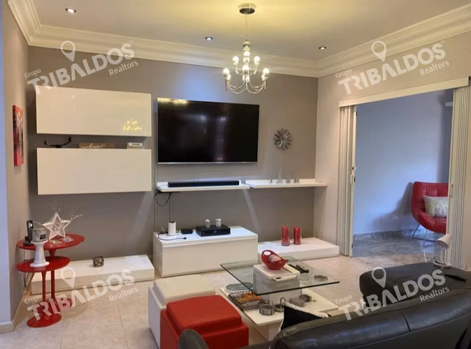 Casa en Venta en Palmeras del Este con 5 Recámaras en Costa del Este