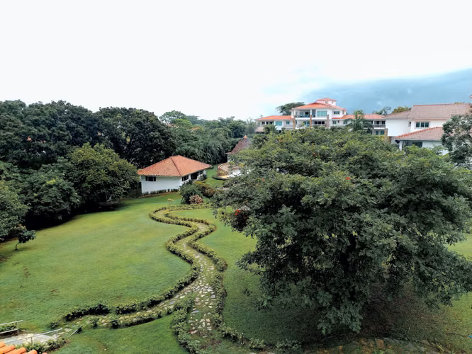 VENTA DE APARTAMENTO AMOBLADO  EN PH PUNTA BARCO VILLAGE - Imagen 6