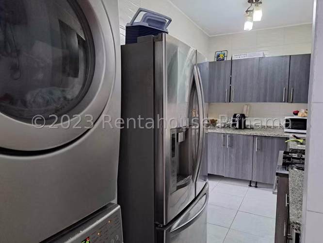 Vendo Apartamento Exclusivo en PH Luxor Tower 100, El Cangrejo 24-3946GG