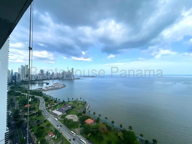 Vendo Apartamento Amoblado en PH Element, Avenida Balboa 26-2585GG