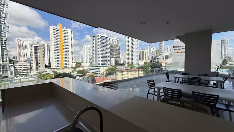 Se Vende Apt en San Francisco, 2 recamaras, 2 baños, balcón, A pasos del Parque Omar - Imagen 6