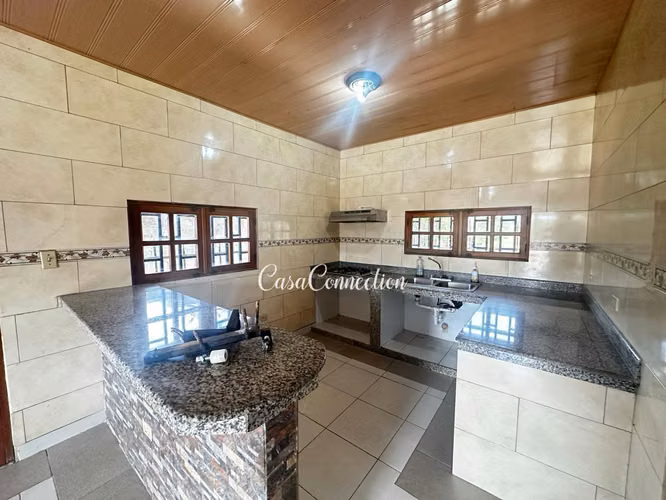 SE VENDE CASA AMPLIA EN ÁREA COMERCIAL DE VOLCÁN