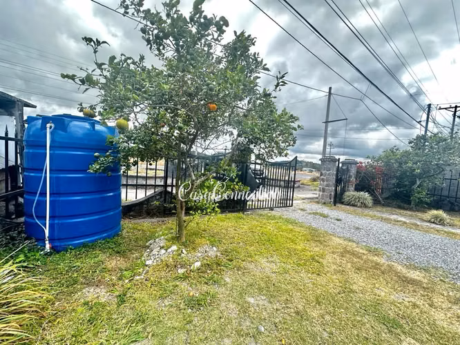 SE VENDE CASA AMPLIA EN ÁREA COMERCIAL DE VOLCÁN