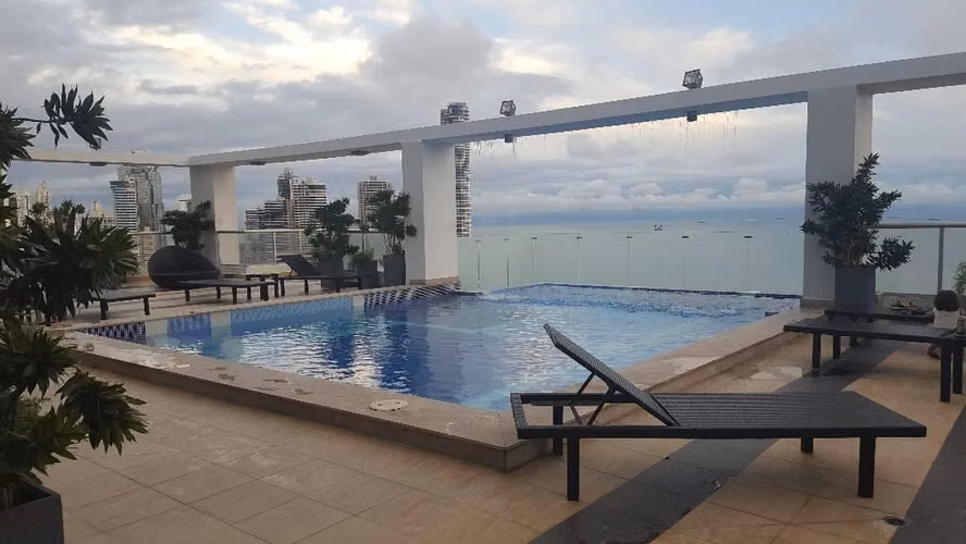 Venta  PH Villa del Mar - 2 recámaras - Amoblado con balcon
