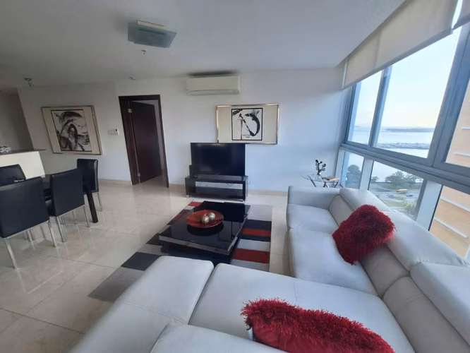 Venta  PH Villa del Mar - 2 recámaras - Amoblado con balcon