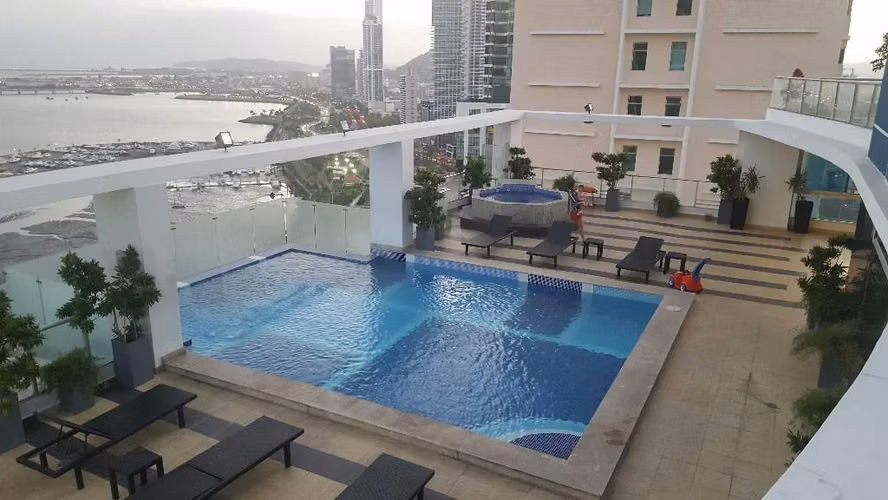 Venta  PH Villa del Mar - 2 recámaras - Amoblado con balcon