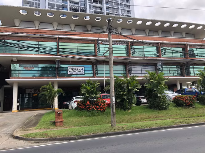 Se Vende Local u Oficina en planta baja 138mts2 en Hato Pintado