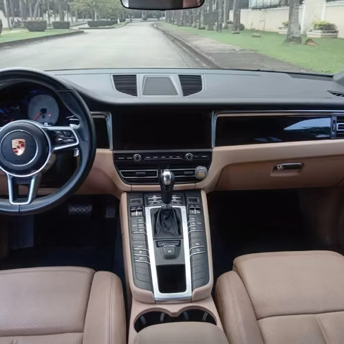 Vendo Porsche Macan 2020 con 10,610 kilometros motor 3.0 litros de 350 caballos.