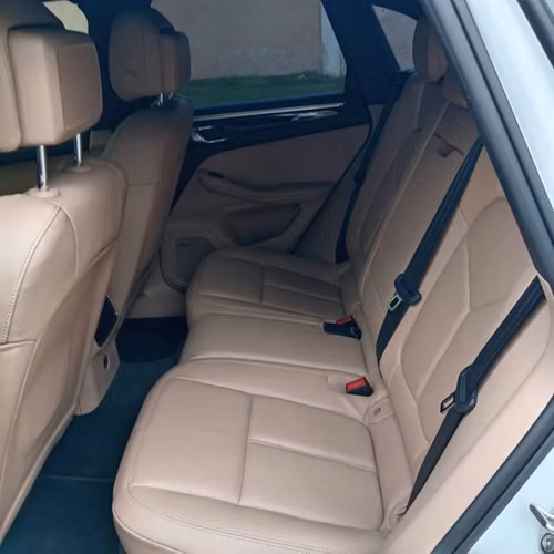 Vendo Porsche Macan 2020 con 10,610 kilometros motor 3.0 litros de 350 caballos.