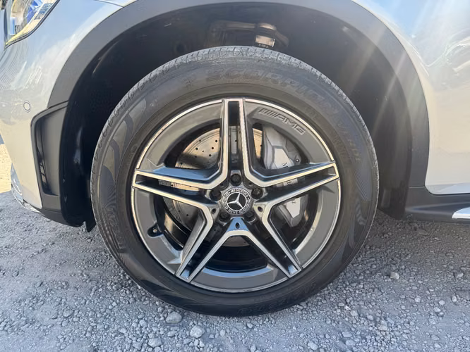 MERCEDES BENZ GLC200  - Imagen 18
