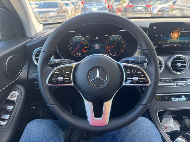 MERCEDES BENZ GLC200  - Imagen 12