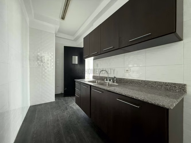 Apartamento en venta en Bella Vista Panamá – 2 recámaras con vistas al mar y ciudad