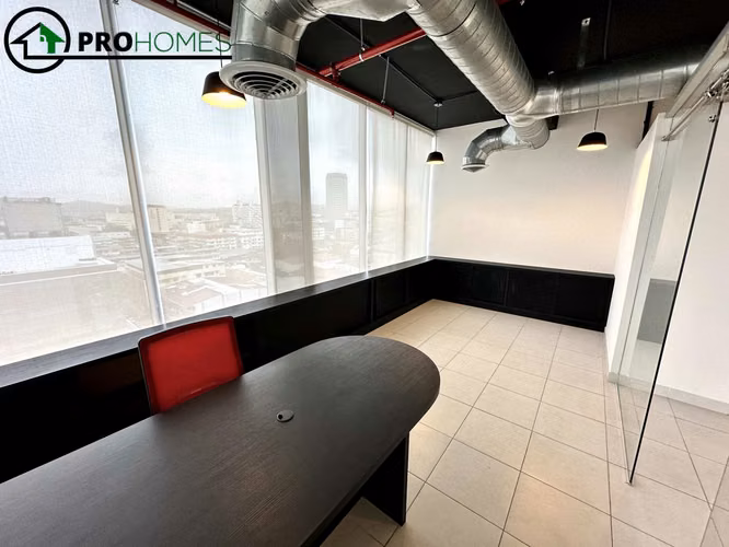 AVENIDA BALBOA...65 M2...2 PARKING...DIVISIONES...4 PUESTOS DE TRABAJO...OFICINA GERENCIAL - Imagen 4