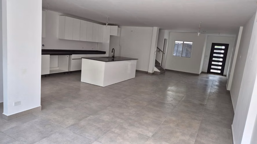 VENDO CASAS EN PARQUE LEFEVRE PROYECTO UNICO DE SOLO 7 VIVIENDAS