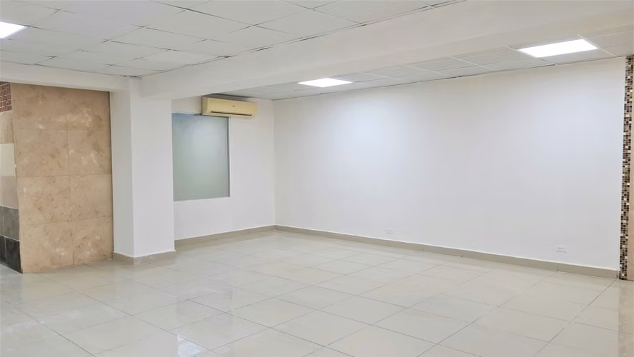 Se vende local en planta baja en edificio Señorial 50 - Imagen 3