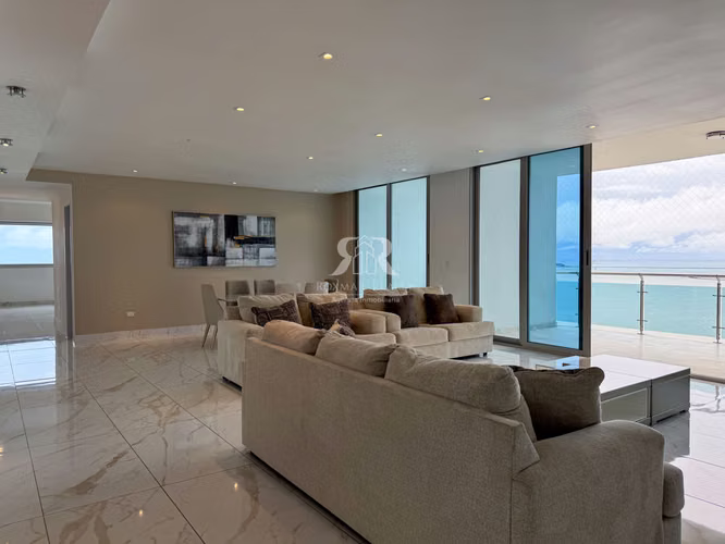 Apartamento remodelado en Punta Pacifica PH Aqualina