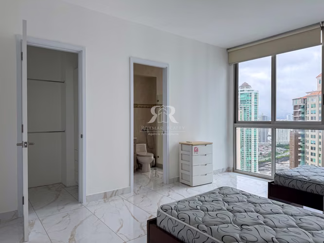 Apartamento remodelado en Punta Pacifica PH Aqualina