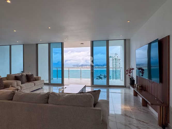 Apartamento remodelado en Punta Pacifica PH Aqualina