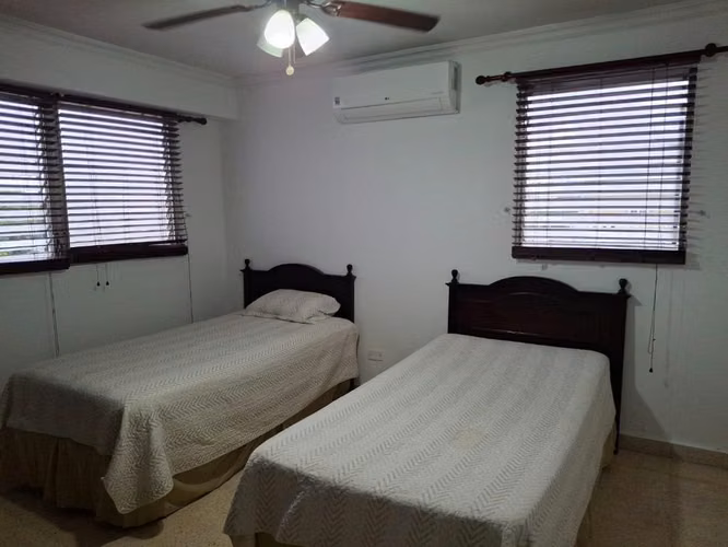 ALQUILER AMPLIO APARTAMENTO SEMIAMOBLADO EN OBARRIO