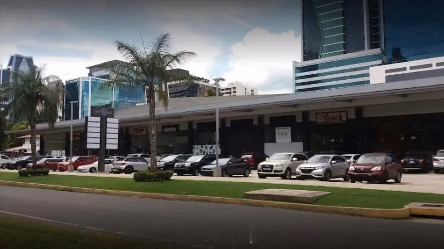 Alquiler de Local comercial en Obarrio, Centromall, 170m2