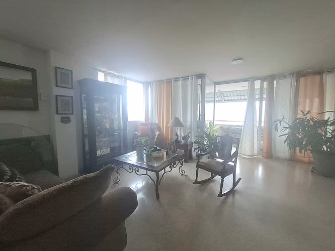 Venta de Apartamento en El Cangrejo, PH Esmeralda, 202m2