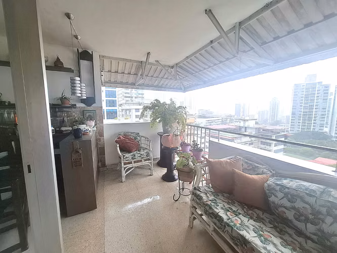 Venta de Apartamento en El Cangrejo, PH Esmeralda, 202m2